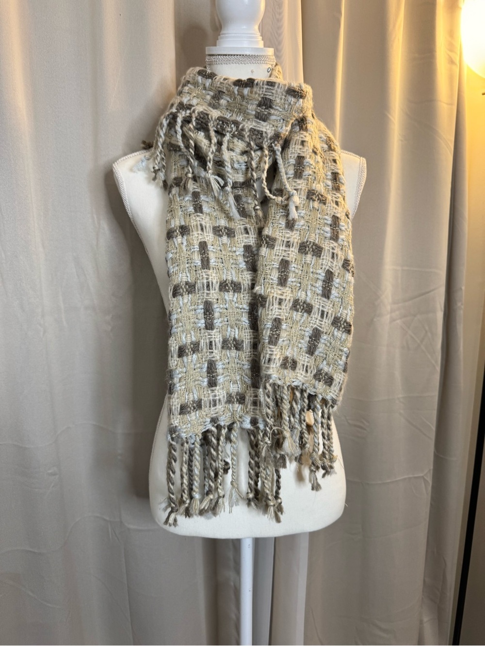 LOFT Beige and Cream Knit Scarf